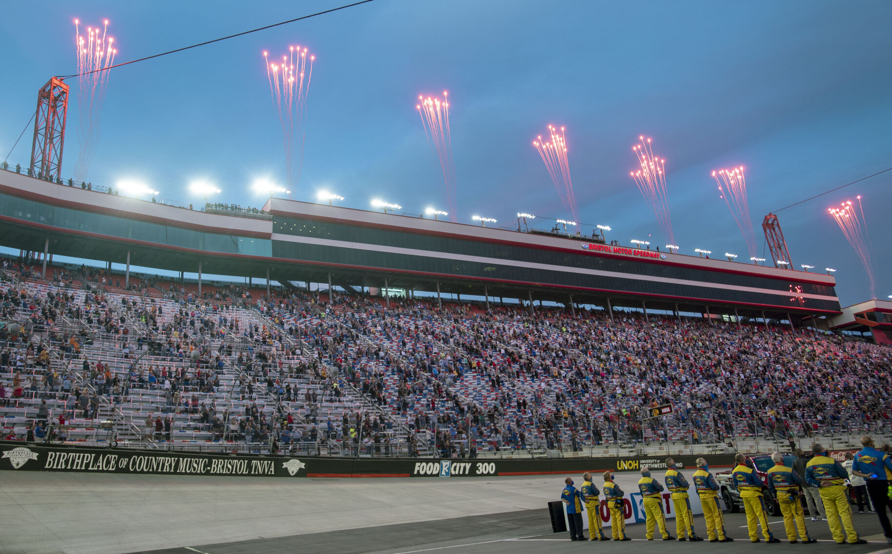 BMS Bass Pro Shops NRA Night Race